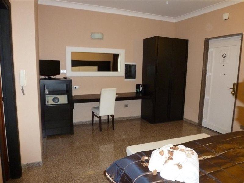 Eh Rome Airport Euro House Hotels Fiumicino Dış mekan fotoğraf