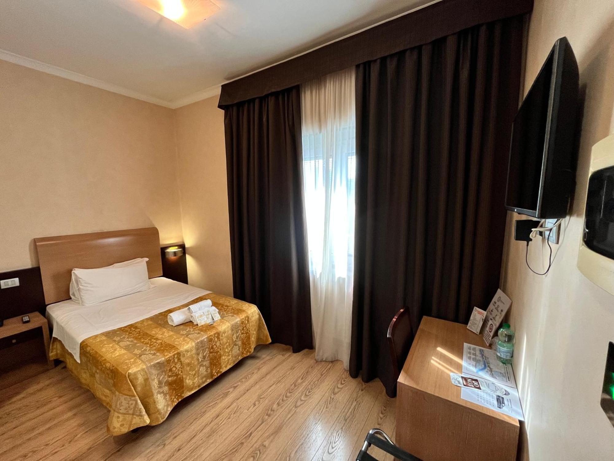 Eh Rome Airport Euro House Hotels Fiumicino Dış mekan fotoğraf