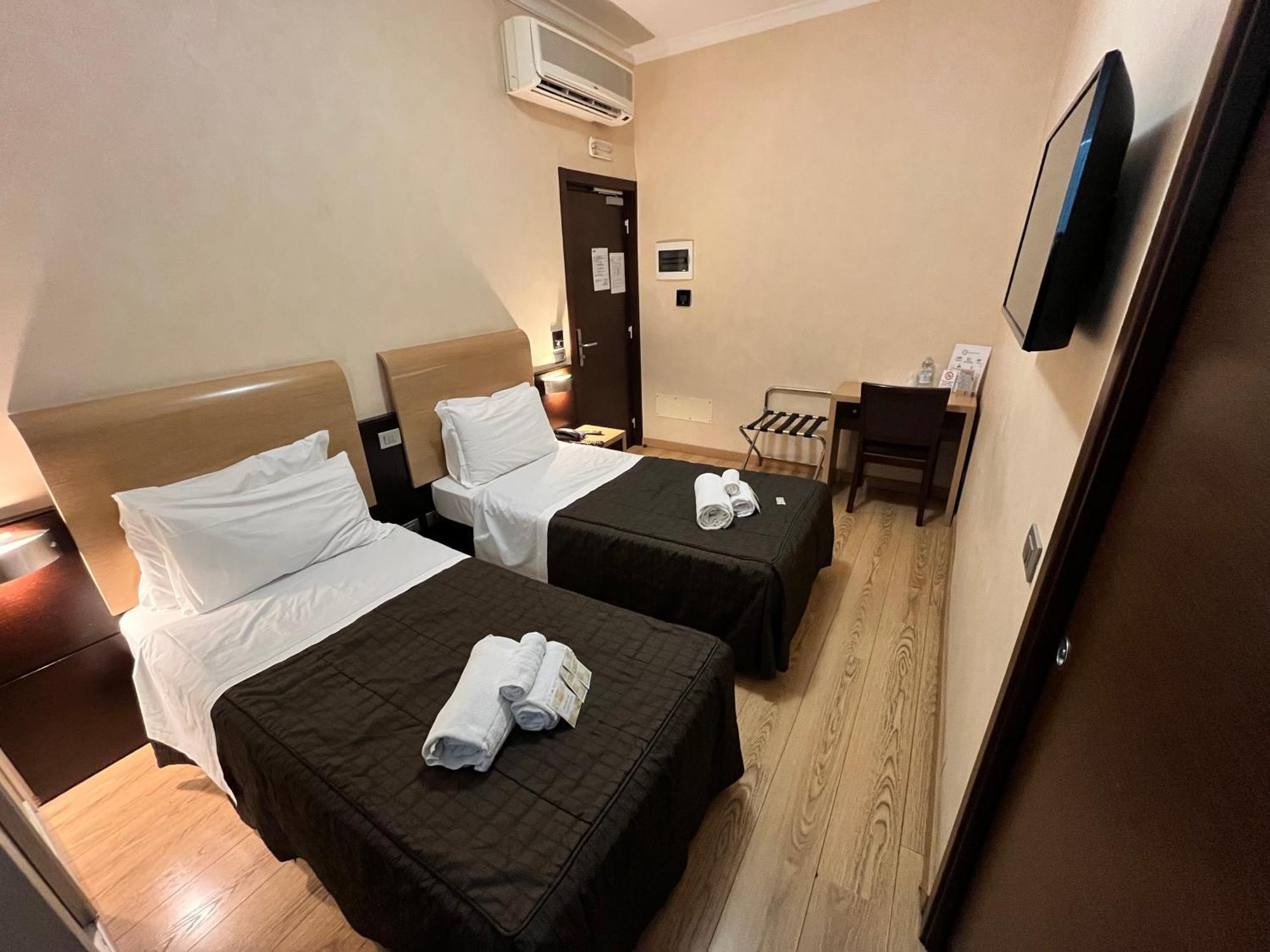 Eh Rome Airport Euro House Hotels Fiumicino Dış mekan fotoğraf