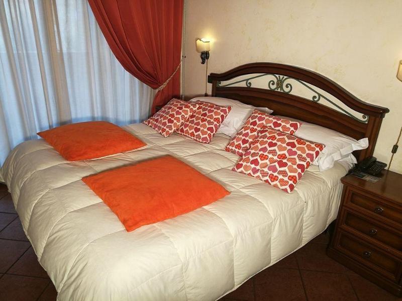 Eh Rome Airport Euro House Hotels Fiumicino Dış mekan fotoğraf