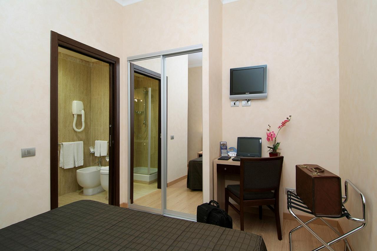 Eh Rome Airport Euro House Hotels Fiumicino Dış mekan fotoğraf